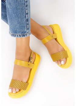 Żółte sandały skórzane Legoa ze sklepu Zapatos w kategorii Sandały damskie - zdjęcie 165299619