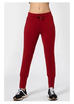 super.natural Spodnie dresowe &quot;Everyday&quot; w kolorze czerwonym ze sklepu Limango Polska w kategorii Spodnie damskie - zdjęcie 165310248