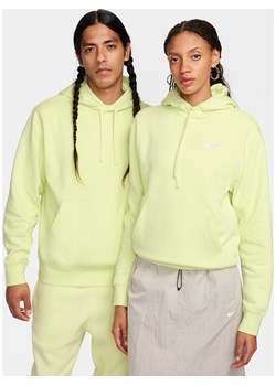 Bluza z kapturem Nike Sportswear Club Fleece - Zieleń ze sklepu Nike poland w kategorii Bluzy męskie - zdjęcie 165316959