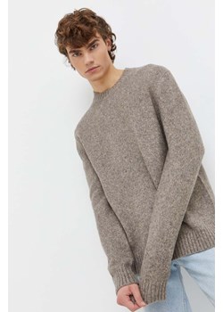 Abercrombie &amp; Fitch sweter męski kolor beżowy ciepły ze sklepu ANSWEAR.com w kategorii Swetry męskie - zdjęcie 165342349