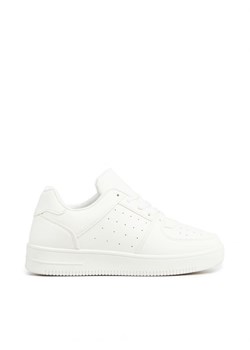 Cropp - Gładkie białe sneakersy - biały ze sklepu Cropp w kategorii Buty sportowe damskie - zdjęcie 165383768