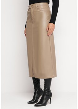 Ciemnobeżowa Trapezowa Spódnica Maxi z Ekoskóry i Rozcięciem Aramira ze sklepu Born2be Odzież w kategorii Spódnice - zdjęcie 165427475