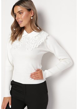 Biały Sweter z Ażurowym Kołnierzem Ravanto ze sklepu Born2be Odzież w kategorii Swetry damskie - zdjęcie 165427579