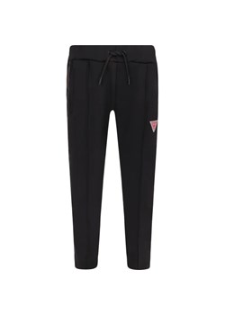 Guess Spodnie dresowe | Relaxed fit ze sklepu Gomez Fashion Store w kategorii Spodnie chłopięce - zdjęcie 165433235