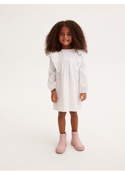 Reserved - Bawełniana sukienka z falbankami - złamana biel ze sklepu Reserved w kategorii Sukienki niemowlęce - zdjęcie 165443158
