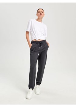 Sinsay - Spodnie dresowe - szary ze sklepu Sinsay w kategorii Spodnie damskie - zdjęcie 165564496