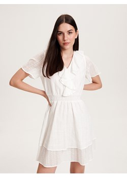 Reserved - Bawełniana sukienka z falbaną - złamana biel ze sklepu Reserved w kategorii Sukienki - zdjęcie 165573285