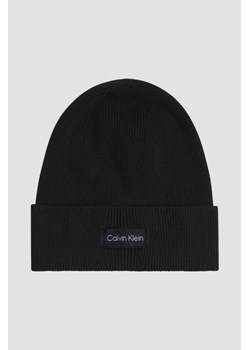 CALVIN KLEIN Czarna czapka ze sklepu outfit.pl w kategorii Czapki zimowe męskie - zdjęcie 165575716