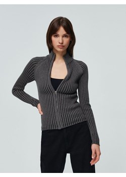 Rozpinany sweter z prążkowanej dzianiny bawełnianej grafitowy ze sklepu House w kategorii Swetry damskie - zdjęcie 165649195