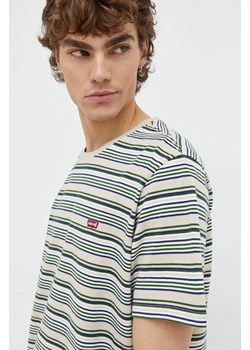 Levi&apos;s t-shirt bawełniany męski kolor beżowy gładki ze sklepu ANSWEAR.com w kategorii T-shirty męskie - zdjęcie 165670287