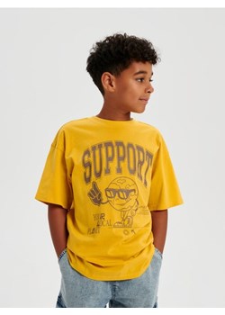 Sinsay - Koszulka z nadrukiem k - żółty ze sklepu Sinsay w kategorii T-shirty chłopięce - zdjęcie 165674135