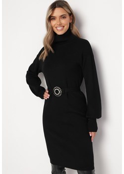 Czarna Sweterkowa Sukienka Mini z Golfem i Paskiem z Ozdobną Klamrą Charmelle ze sklepu Born2be Odzież w kategorii Sukienki - zdjęcie 165683037