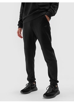 4F Spodnie dresowe w kolorze czarnym ze sklepu Limango Polska w kategorii Spodnie męskie - zdjęcie 165685197
