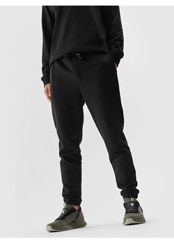 4F Spodnie dresowe w kolorze czarnym ze sklepu Limango Polska w kategorii Spodnie męskie - zdjęcie 165685205