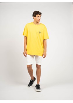 Guess T-Shirt | M0FI0ER9XF0 | Mężczyzna | Żółty ze sklepu ubierzsie.com w kategorii T-shirty męskie - zdjęcie 165697496
