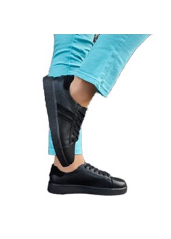 Czarne skórzane wiązane sneakersy ze sklepu ButyModne.pl w kategorii Buty sportowe damskie - zdjęcie 165713339