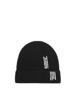 Cropp - Czarna czapka beanie z napisami - czarny ze sklepu Cropp w kategorii Czapki zimowe męskie - zdjęcie 165718885