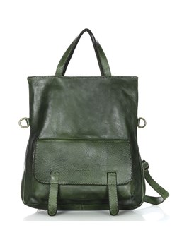 Skórzana torebka plecak z kieszenią z przodu - MARCO MAZZINI zielony ze sklepu Verostilo w kategorii Plecaki - zdjęcie 165744526