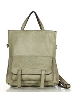 Skórzana torebka plecak z kieszenią z przodu - MARCO MAZZINI beż taupe ze sklepu Verostilo w kategorii Plecaki - zdjęcie 165747335