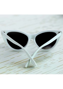 Nowoczesne okulary przeciwsłoneczne MAZZINI KOCIE OKO biały ze sklepu Verostilo w kategorii Okulary przeciwsłoneczne damskie - zdjęcie 165748407