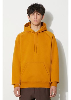 Carhartt WIP bluza Hooded Chase Sweat męska kolor pomarańczowy z kapturem gładka I026384.1QZXX ze sklepu PRM w kategorii Bluzy męskie - zdjęcie 165796666