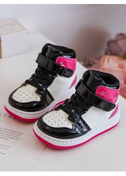 Buty Sportowe Dziecięce Lakierowane Różowo-Białe Milara 106-1B ze sklepu ZAZOO w kategorii Buciki niemowlęce - zdjęcie 165812099