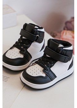 Buty Sportowe Dziecięce Wysokie Biało-Czarne Teredite 105-1C ze sklepu ZAZOO w kategorii Buciki niemowlęce - zdjęcie 165818175