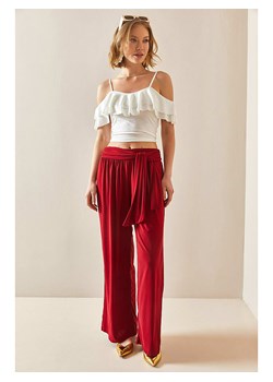 Chezalou Spodnie w kolorze czerwonym ze sklepu Limango Polska w kategorii Spodnie damskie - zdjęcie 165890018