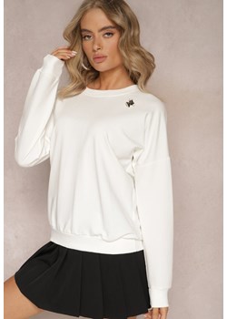 Biała Bluza Crewneck z Bawełny z Błyszczącą Broszką Clotina ze sklepu Renee odzież w kategorii Bluzy damskie - zdjęcie 165987939