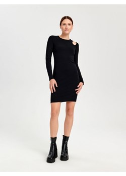 Sinsay - Sukienka mini z wycięciem - czarny ze sklepu Sinsay w kategorii Sukienki - zdjęcie 165995108