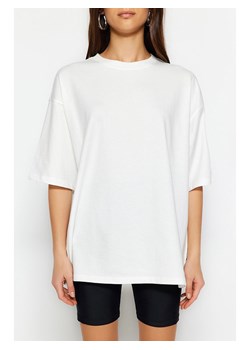 trendyol Koszulka w kolorze kremowym ze sklepu Limango Polska w kategorii Bluzki damskie - zdjęcie 166002927