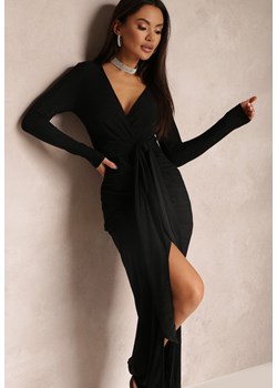 Czarna Sukienka z Kopertowym Dekoltem Błyszcząca z Marszczeniem Umoria ze sklepu Renee odzież w kategorii Sukienki - zdjęcie 166003246
