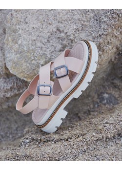 Estro: Jasnoróżowe sandały damskie na elastycznej platformie z przeplatanymi paskami ze sklepu Estro w kategorii Sandały damskie - zdjęcie 166006019