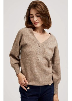 Sweter z dekoltem w serek 4260, Kolor beżowy, Rozmiar XS, Moodo ze sklepu Primodo w kategorii Swetry damskie - zdjęcie 166026519