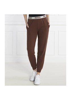 Hugo Bodywear Spodnie dresowe SPORTY LOGO | Regular Fit ze sklepu Gomez Fashion Store w kategorii Spodnie damskie - zdjęcie 166027166