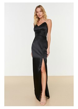 trendyol Sukienka w kolorze czarnym ze sklepu Limango Polska w kategorii Sukienki - zdjęcie 166045136
