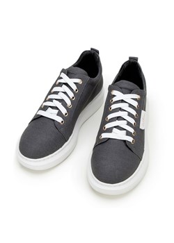 Damskie sneakersy dżinsowe na platformie ciemny szare ze sklepu WITTCHEN w kategorii Trampki damskie - zdjęcie 166071526