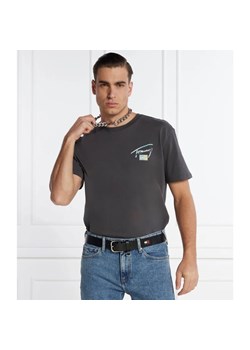 Tommy Jeans T-shirt METALLIC AOP TEE EXT | Regular Fit ze sklepu Gomez Fashion Store w kategorii T-shirty męskie - zdjęcie 166139756