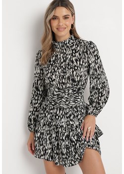 Czarna Sukienka Mini z Falbankami i Przeszyciami Arezza ze sklepu Born2be Odzież w kategorii Sukienki - zdjęcie 166145858