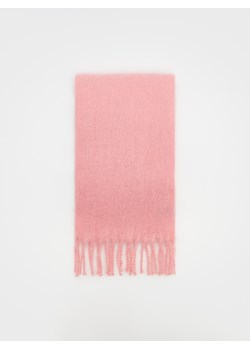 Reserved - Szalik z frędzlami - różowy ze sklepu Reserved w kategorii Szaliki i chusty damskie - zdjęcie 166149416