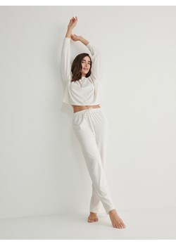 Reserved - Dwuczęściowa piżama - złamana biel ze sklepu Reserved w kategorii Piżamy damskie - zdjęcie 166159728
