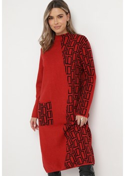 Czerwona Sweterkowa Sukienka Midi z Asymetrycznym Wzorem i Kieszenią Chantila ze sklepu Born2be Odzież w kategorii Sukienki - zdjęcie 166159988