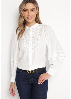 Biała Koszula z Koronkową Wstawką i Szerokimi Rękawami Elegriane ze sklepu Born2be Odzież w kategorii Koszule damskie - zdjęcie 166167547