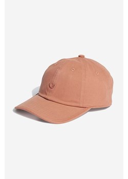 adidas Originals czapka z daszkiem bawełniana kolor pomarańczowy gładka IC3032-CLAST ze sklepu PRM w kategorii Czapki z daszkiem męskie - zdjęcie 166192529