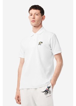 Lacoste polo bawełniane x Netflix kolor beżowy z aplikacją ze sklepu PRM w kategorii T-shirty męskie - zdjęcie 166193736