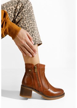 Camelowe botki na słupku Caleiaja ze sklepu Zapatos w kategorii Botki - zdjęcie 166207819