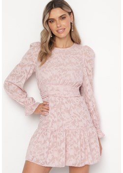 Różowa Sukienka Mini z Tkaniny Plumeti i Falbanką Coucile ze sklepu Born2be Odzież w kategorii Sukienki - zdjęcie 166208847