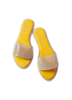 Żółte klapki ozdobione cyrkoniami Guilmette ze sklepu ButyModne.pl w kategorii Klapki damskie - zdjęcie 166220425