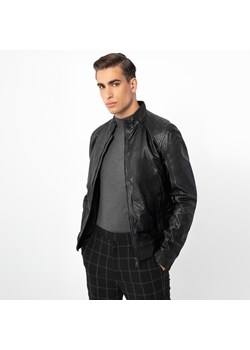 Męska kurtka skórzana z przeszyciami na ramionach czarna ze sklepu WITTCHEN w kategorii Kurtki męskie - zdjęcie 166250597
