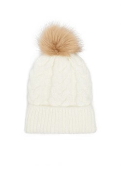 Cropp - Biała czapka z pomponem - biały ze sklepu Cropp w kategorii Czapki zimowe damskie - zdjęcie 166279909